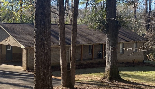 Spacious, comfortable home in historic Greensboro, Al in Greensboro