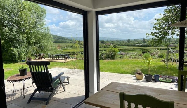 Spacious country home in the heart of the Mendips in Compton Bishop