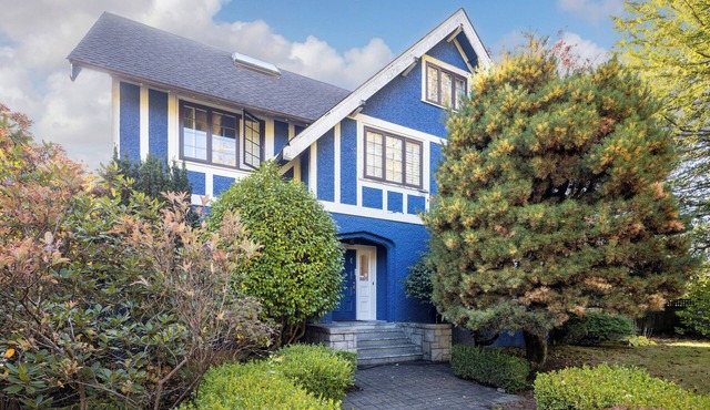 Spacious Heritage Home in Prestigious Shaughnessy 10m to Dt in Vancouver