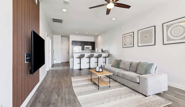 Spacious High-Rise in Downtown in Baton Rouge