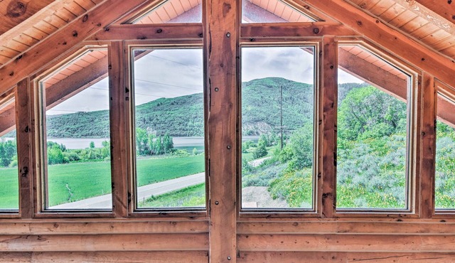 Spacious Hilltop Cabin w/Deck & Scenic Views! in Eden