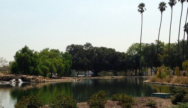 Spanish in Walkable Silverlake- gorgeous remodel, view of Rowena Resevoir in Los Angeles