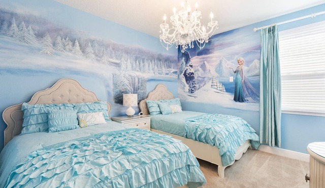 Special! 8min to Disney! Frozen & Star Wars Themed Rooms