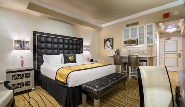 Steps from the Las Vegas Convention Center—just a quick walk through the casino! in LAS VEGAS