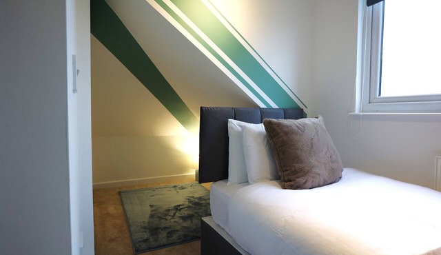 Stonehouse/Great disc for long stays/contractors- N & N STAYS Ltd in Bath