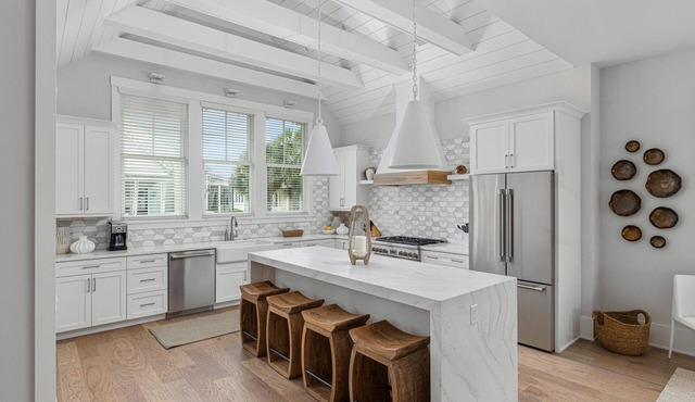 Stylish Cottage in Moreland walk to everything
