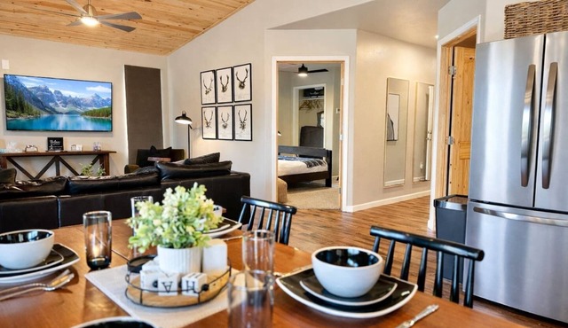 Stylish & Pristine Cabin w/Game Room! in Heber-Overgaard