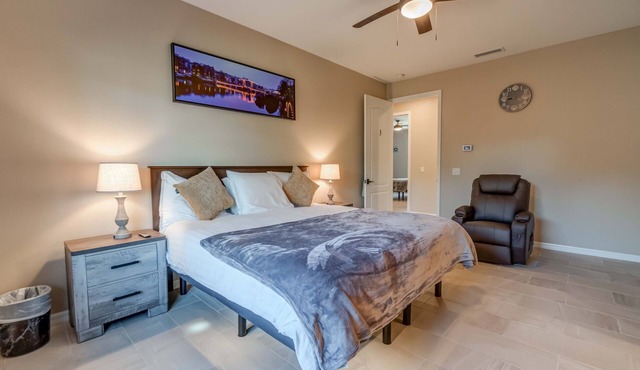 Suite Dreams Guesthouse aka Care Takeover Home