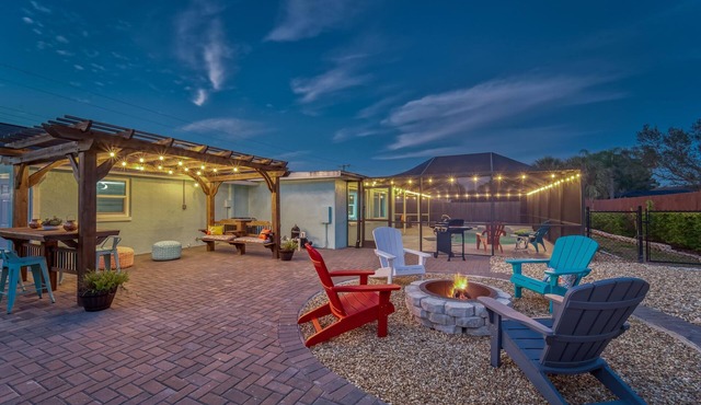 Summer Gem -Free heated Pool -3B-2BR King-Q-2Twin-SB -patio-cozy fire pit-bbq in Apollo Beach