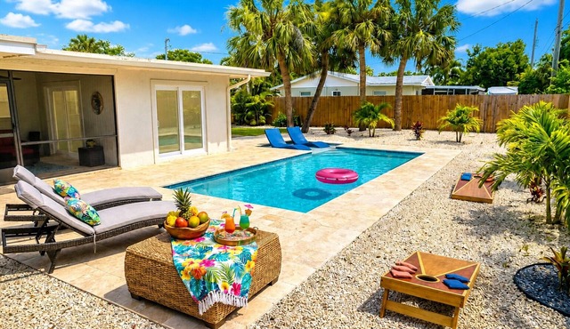 Sun-Soaked & Heated Pool Home - Minutes to Siesta Key