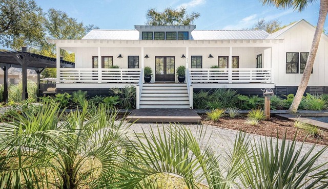 Sunny 5BR w/Saltwater Pool & 6-Seat Golf Cart Close to Beach