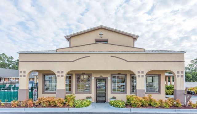 Super 8 by Wyndham Santee/I-95