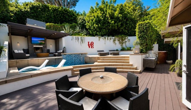 The Bella Villa III - Luxury design, hot tub, views