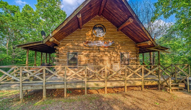 The Big Buffalo sleeps 15 with Hot Tub