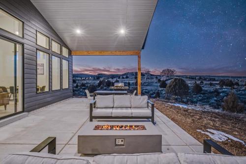 The Cliffs - Bryce Canyon-Zion- Hot Tub- Family Home Sleeps 10 in Hatch