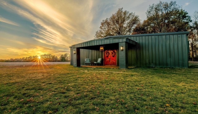 The Delta Lodge - Greenwood, MS in Greenwood