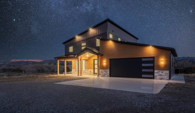 The Grove-River Cabin -Hot Tub- Family Home Near Bryce & Zion in Hatch