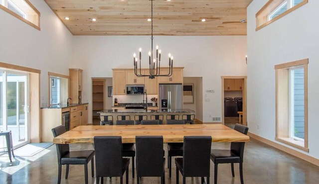 The Luxe Haven: Lakefront Getaway in Crosslake
