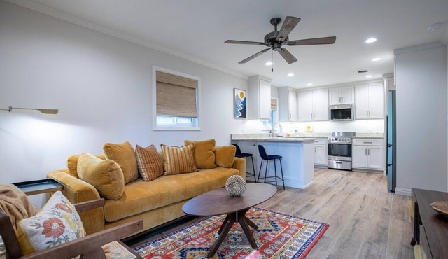 The Square Unit 3, Cozy 1 BR by VelvetDitchVillas in Oxford