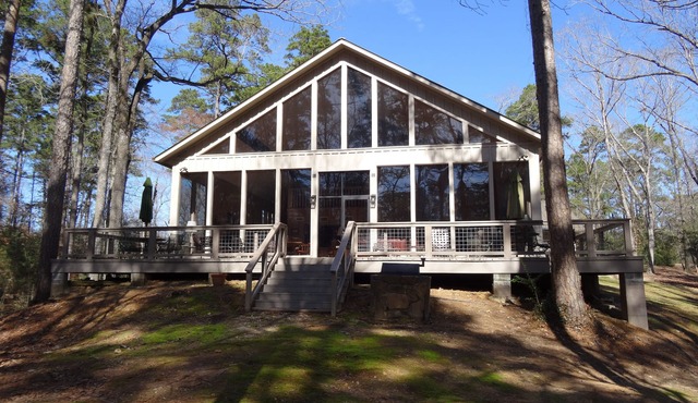 Timberview Lodge - Wooded East Texas views in Center