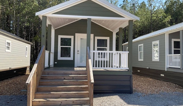 Tiny Homes for Rent, minutes to the Casino, Golf Course & Water Park