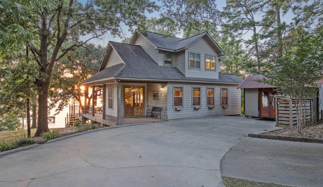 Toledo Bend Lakehouse - Mid Lake Waterfront Home On Main Lake | Amazing Sunsets!