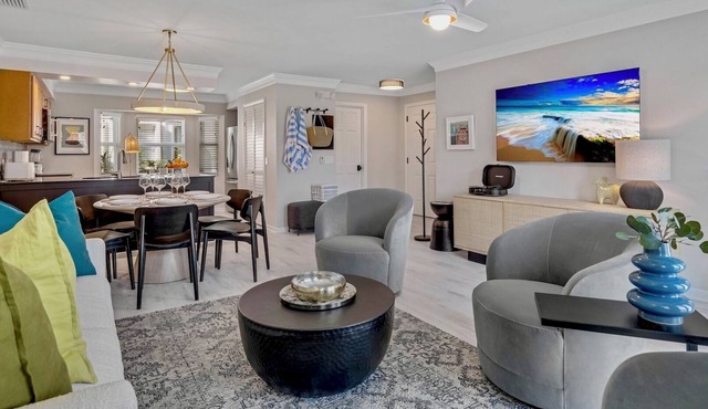 *TOP OF OLD TOWN @ DUVAL SQUARE* Home + Last Key White Glove Service. in Key West