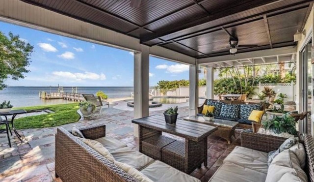 Tropical Gulf Front 4,200 sq ft home. 4 bdrms, heated pool & hot tub. in Crystal Beach