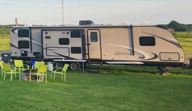 Unique getaway or rest from traveling. 10 min. off TransCan Highway and stores in Grand Sudbury