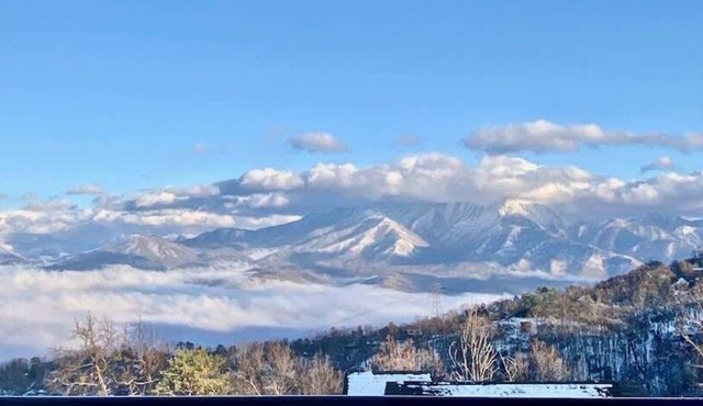 Unreal Mt. Leconte Views/Indoor Pool And Hot Tub