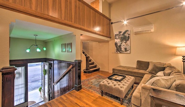 Updated Apartment in Historic Dtwn Marshall!
