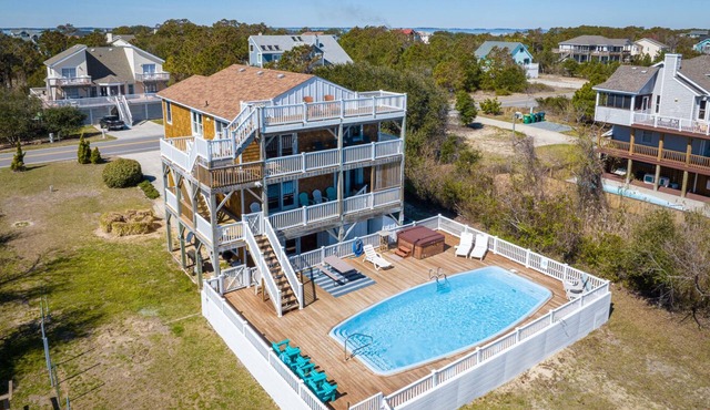 Updated, Corolla Home; 5 mins to Beach, Heated Pool, 2 Hot Tubs, Game Room in Corolla