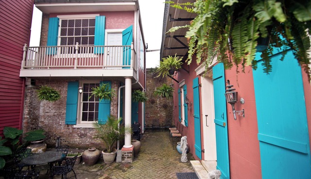 View Carrie de Maison - 1 block to French Quarter