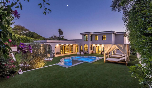 Villa Amara - Designer Malibu Estate with Ocean Views, Pool & Speakeasy in Malibu