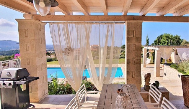 Villa Dionysos, luxury villa with a fantastic view of a large plot of land in Rethymnon