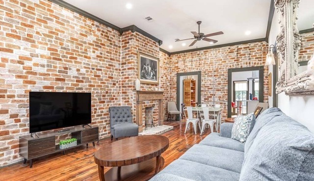 Waldburg Terrace | Pet Friendly, Historic Savannah!