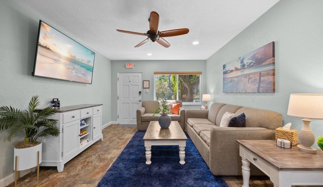 Walk 2 Beach|3BR Retreat|Firepit|Pet Friendly in Cocoa Beach