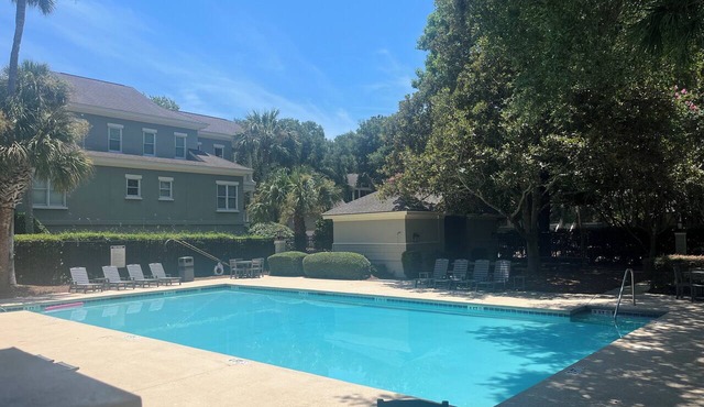 Walk to Beach! 6+bedrooms, pool access, gorgeous views.
