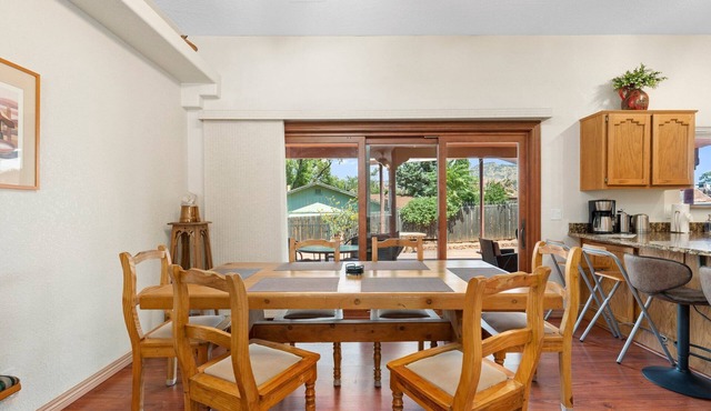 Waterfall, Grapevines and Hot Tub with Views - Nice House Too!