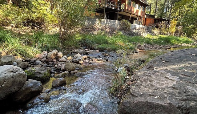 Waterfront luxurious midcentury Log cabin in Payson