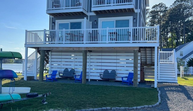 Waterfront townhouse on the bay minutes from Ocean City and Assateague Island in Berlin