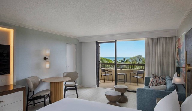 Your Home Away From Home! Beachfront, Near Village at Olde Town Park