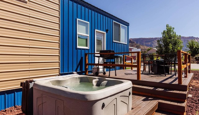 Zion Tiny Home Hot Tub Gooseberry Mesa Trails in Apple Valley