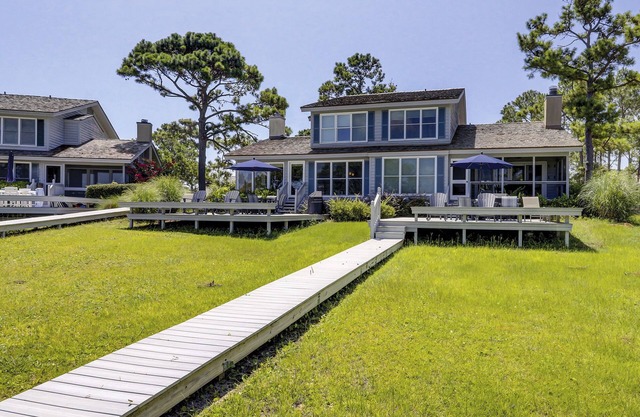 11 Lands End Rd -Stunning home, with a beautiful view.