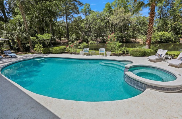 Beautiful Home with Views of Harbour Town Golf Course!