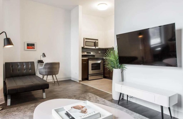 FRONTDESK Stylish 1 BR Apt near Washington Park in Chicago
