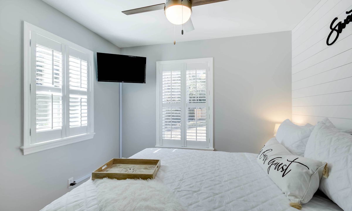 Rosewood Cottage | Step-free Home w/Fire Pit - 3 Miles to Usc!