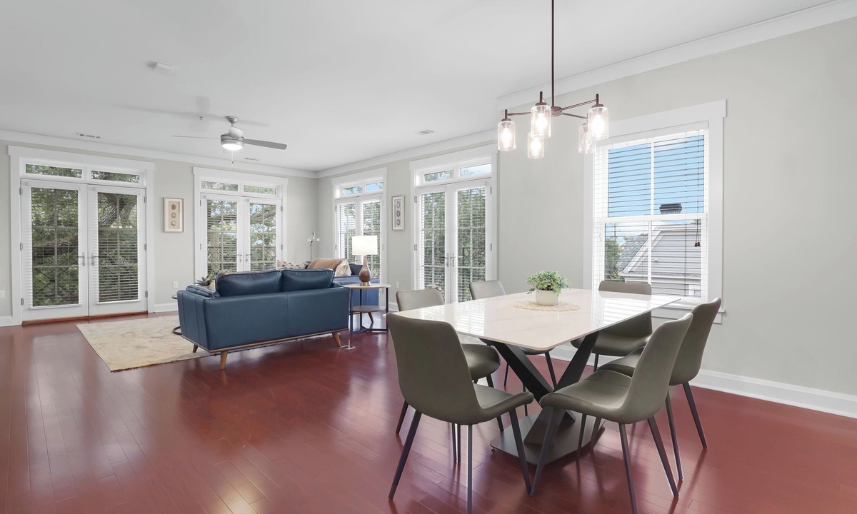 Old West Broad Neighborhood Cottage | 5 Units w/ Free Parking Walkable Historic District The Juliette by Avantstay