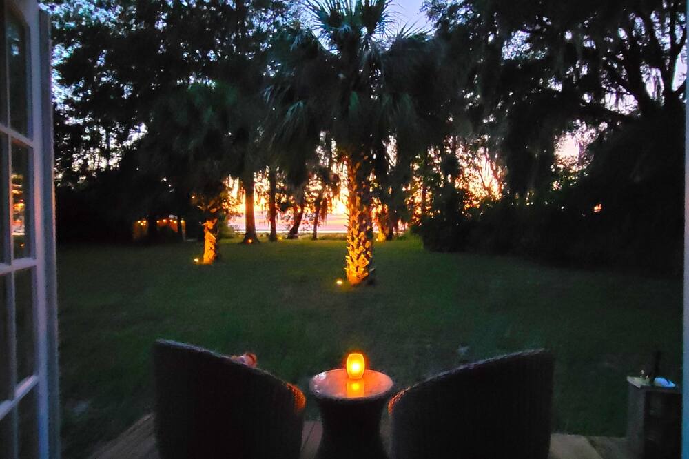 Daufuskie Island Cottage | Daufuskie Island Historic Palmetto Cottage - Palm Tree Forest With Water Views