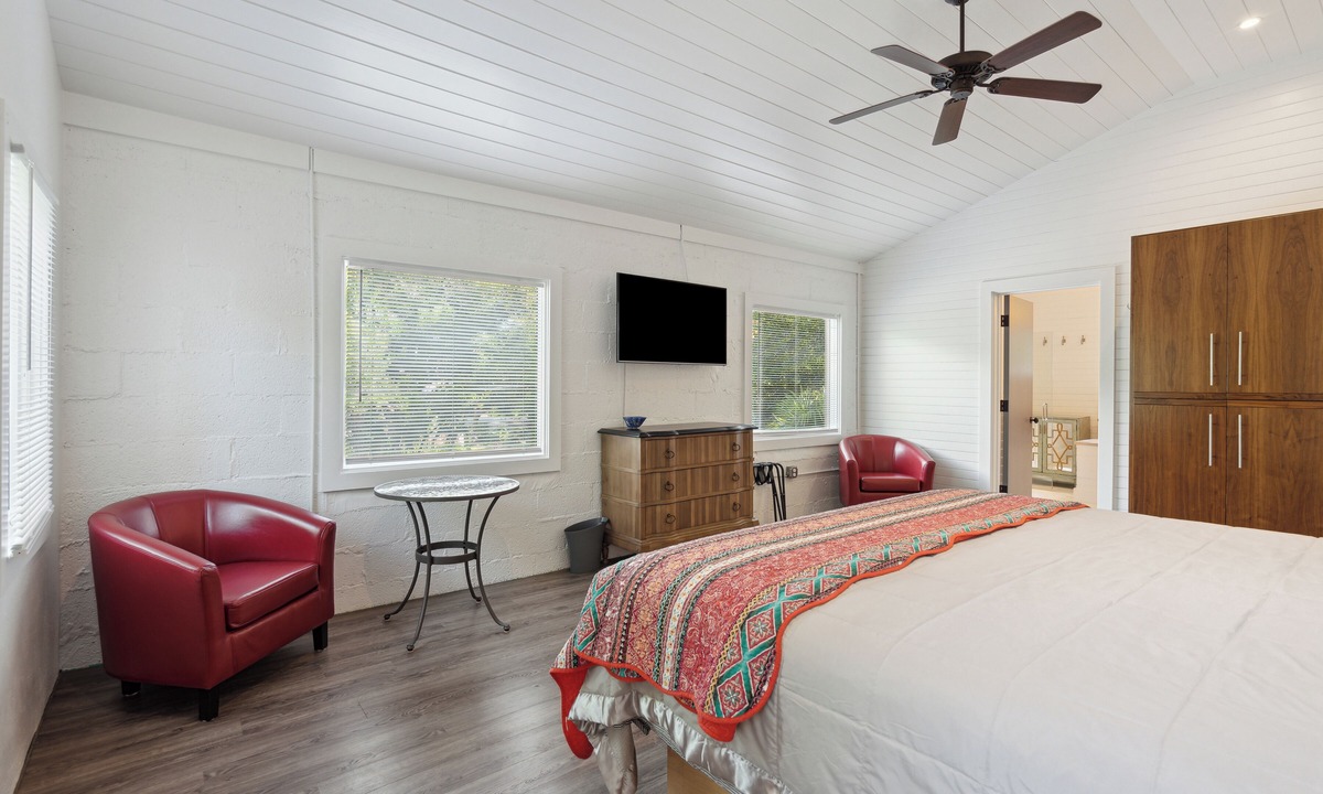 Folly Beach Hotel | Folly Vacation 620 Three Bedroom Home, one block to the beach and pet friendly